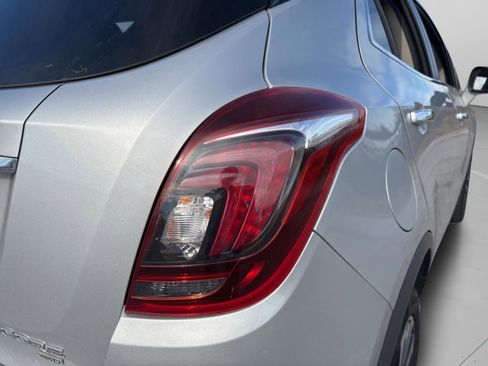 Used 2021 Buick Encore Preferred image 29