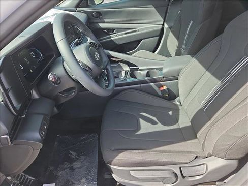 New 2026 Hyundai Elantra SEL Sport Premium image 4