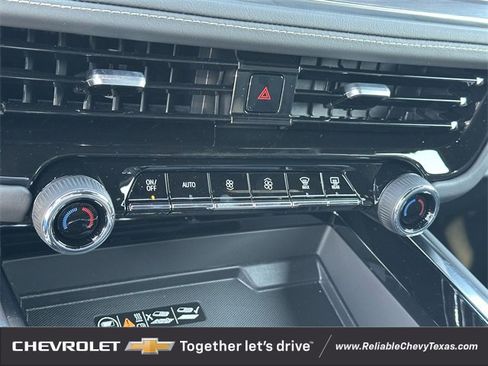 New 2026 Chevrolet Suburban Premier image 19