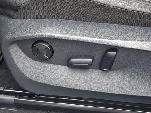 Certified 2022 Volkswagen Tiguan SE image 27