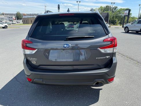 Used 2023 Subaru Forester Premium image 4