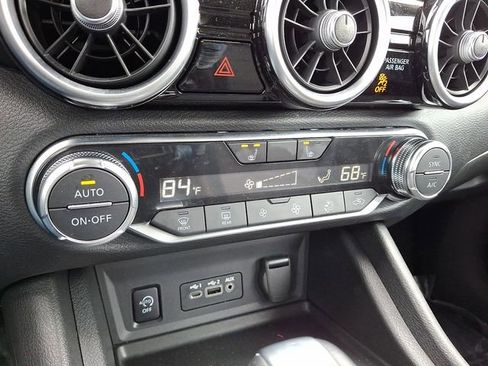 Used 2024 Nissan Sentra SR image 18