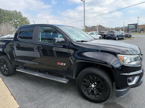 Used 2017 Chevrolet Colorado Z71 w/ Z71 Midnight Edition image 5
