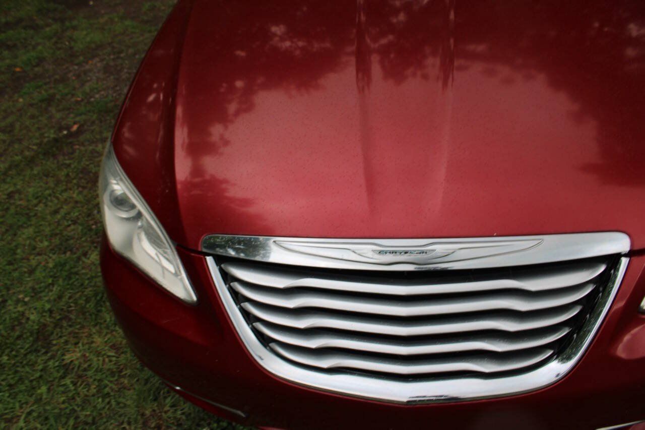 Used 2013 Chrysler 200 Touring FWD image 38