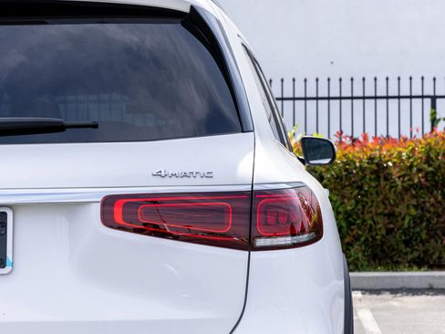 Used 2022 Mercedes-Benz GLS 450 4MATIC image 23