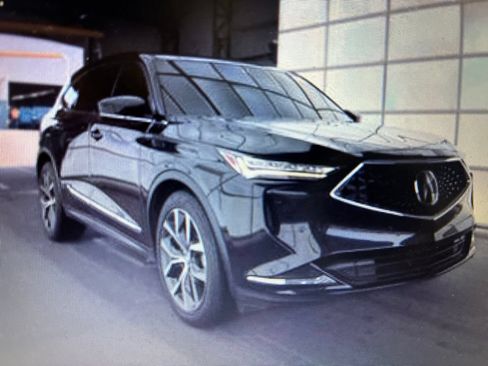 Used 2024 Acura MDX w/ Technology Package FWD image 3