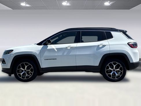 Used 2025 Jeep Compass Limited AWD/4WD image 7