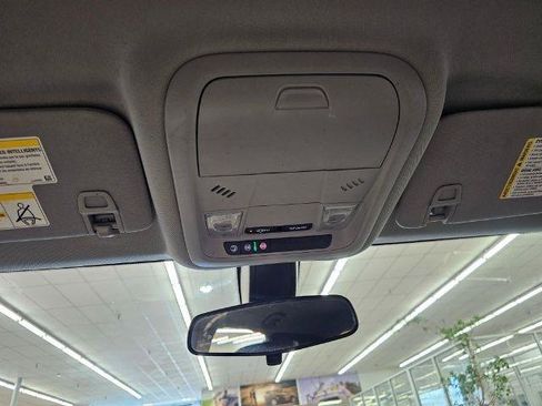 Used 2019 Chevrolet Equinox LT image 22