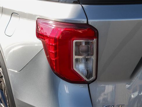 Used 2023 Ford Explorer XLT w/ Equipment Group 202A image 11