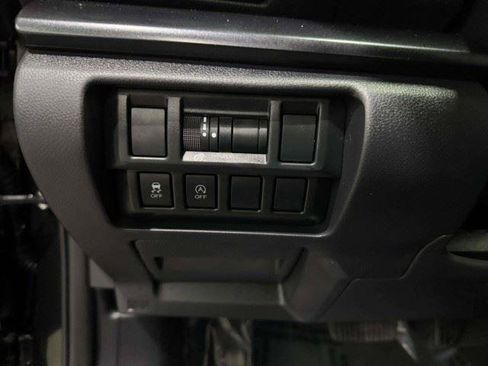 Used 2022 Subaru Crosstrek 2.5i Sport AWD/4WD image 37