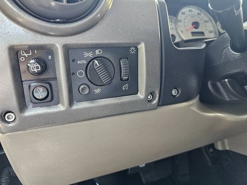 Used 2003 HUMMER H2 w/ Preferred Equipment Group AWD/4WD image 13