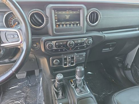 Used 2019 Jeep Wrangler Unlimited Sahara w/ Cold Weather Group AWD/4WD image 21