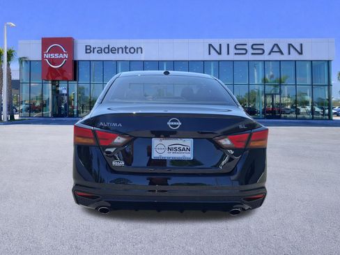 Used 2024 Nissan Altima 2.5 SL FWD image 6
