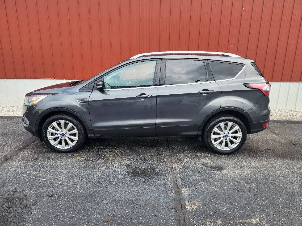 Used 2017 Ford Escape Titanium AWD/4WD image 2