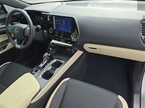 Used 2024 Lexus NX 250 FWD image 14