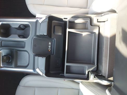 Used 2024 Chevrolet Silverado 2500 LT image 29