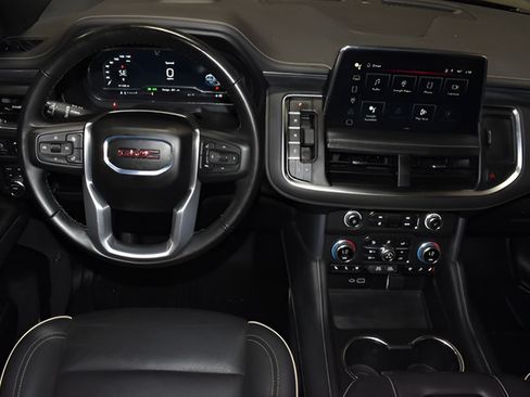 Used 2024 GMC Yukon SLT w/ SLT Premium Package AWD/4WD image 12