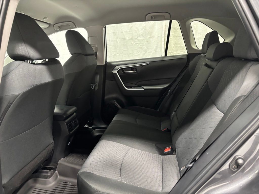 Used 2025 Toyota RAV4 XLE AWD/4WD image 44
