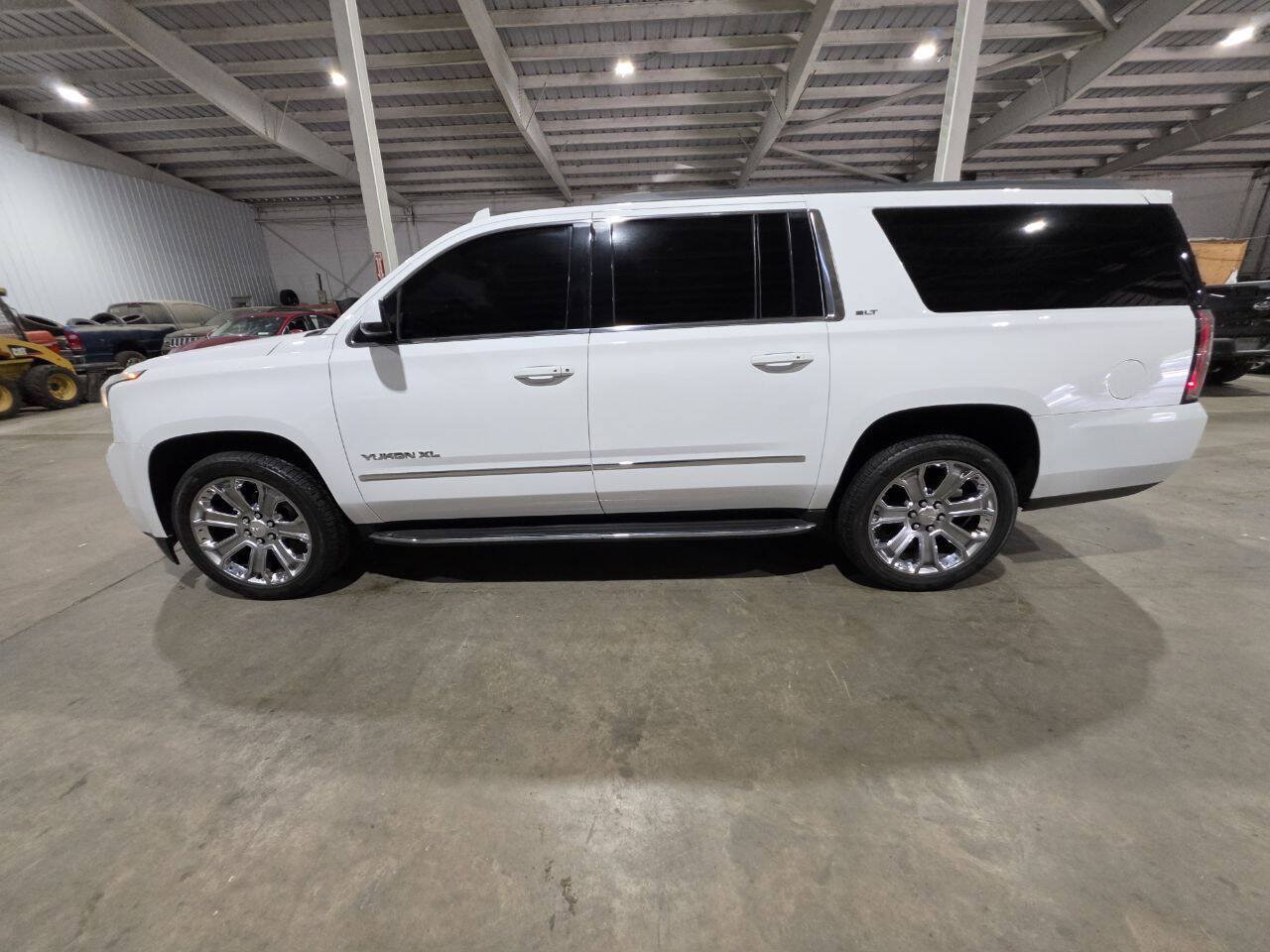 Used 2018 GMC Yukon XL SLT w/ Premium Edition AWD/4WD image 5