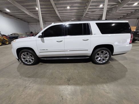 Used 2018 GMC Yukon XL SLT w/ Premium Edition AWD/4WD image 5