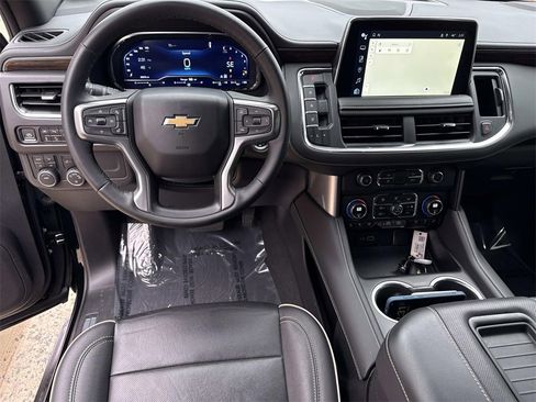 Used 2024 Chevrolet Suburban Premier image 19