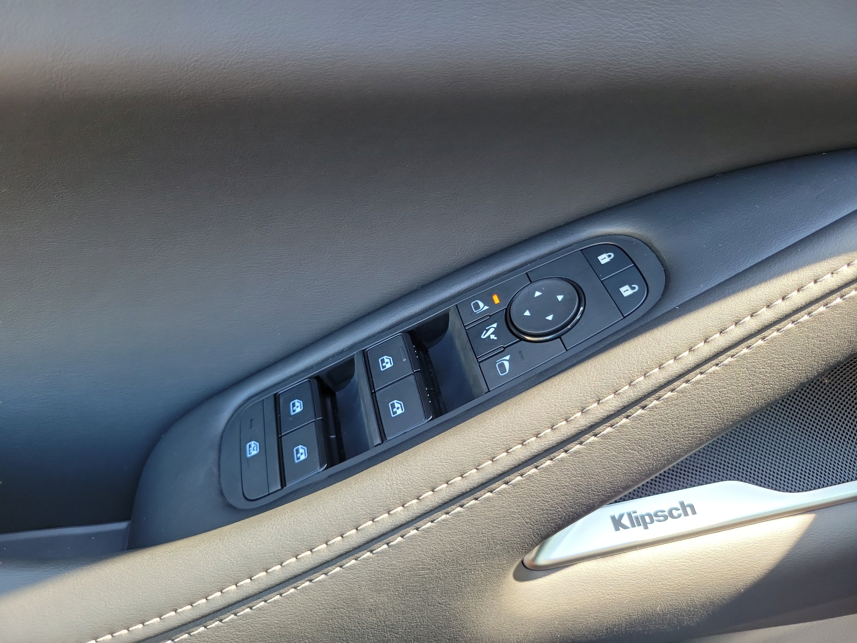 New 2027 INFINITI QX60 Luxe w/ Cargo Package FWD image 20