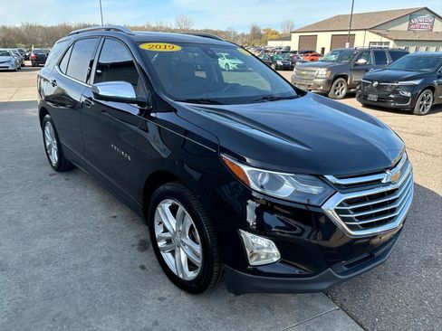 Used 2019 Chevrolet Equinox Premier image 3
