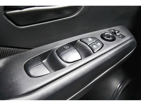 Used 2024 Nissan Kicks S image 19