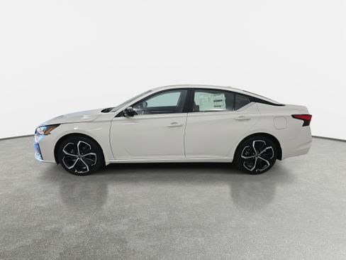 New 2025 Nissan Altima 2.5 SR w/ SR Premium Package image 8