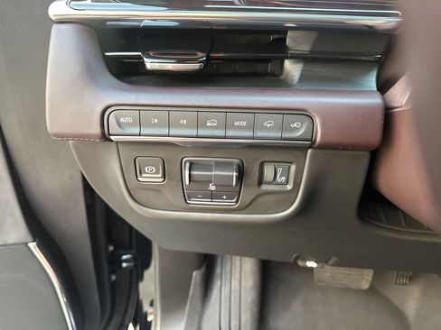 Used 2021 Cadillac Escalade Sport Platinum image 30