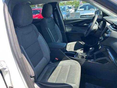 Used 2021 Chevrolet TrailBlazer LT w/ Convenience Package FWD image 14