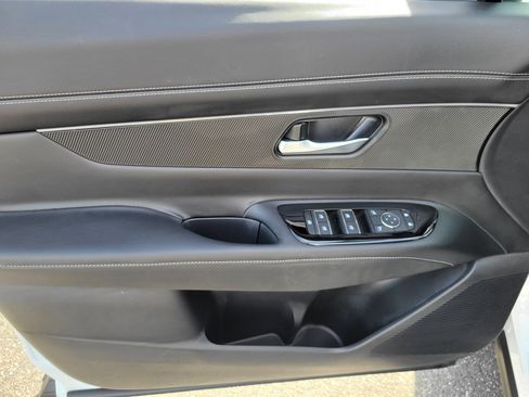 Certified 2025 Nissan Murano SV image 9