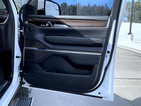 Used 2022 Jeep Grand Wagoneer Series I image 17