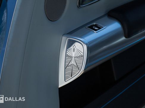 Used 2015 Rolls-Royce Phantom Drophead Coupe RWD image 43