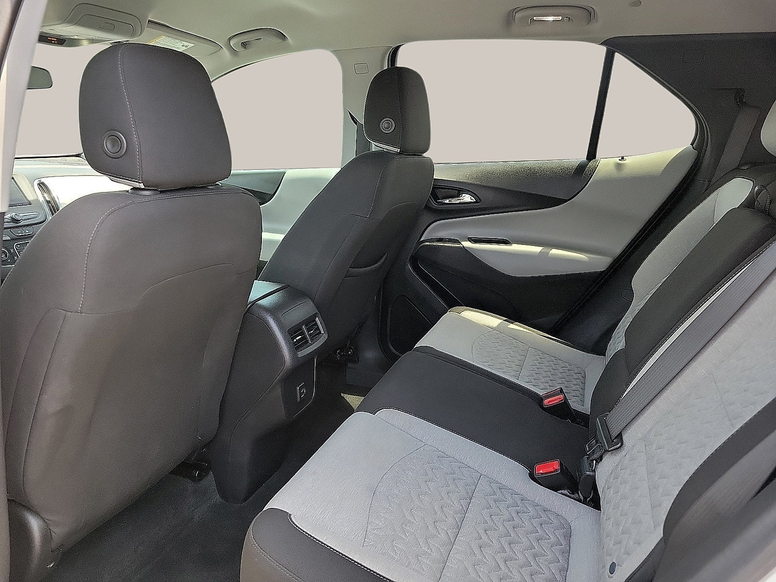 Used 2024 Chevrolet Equinox LT FWD image 9