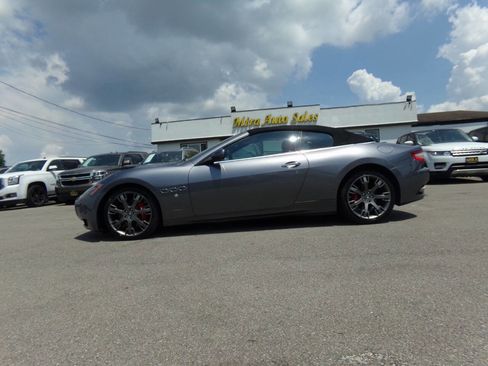 Used 2015 Maserati GranTurismo Convertible image 2
