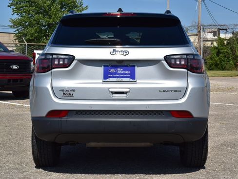 Used 2025 Jeep Compass Limited AWD/4WD image 9