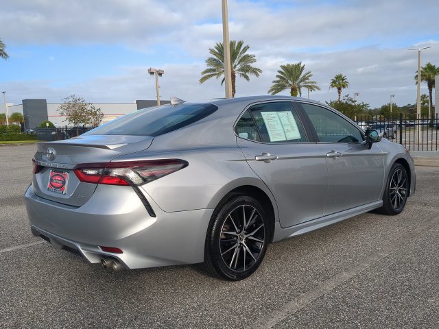 Used 2024 Toyota Camry SE FWD image 4