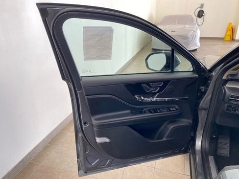 New 2025 Lincoln Corsair AWD w/ Equipment Group 101A image 16