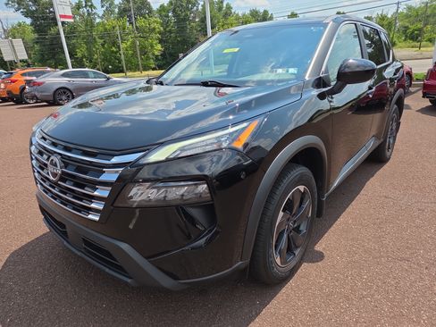 Used 2024 Nissan Rogue SV AWD/4WD image 7