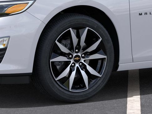 New 2025 Chevrolet Malibu RS FWD image 9