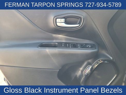 Used 2018 Jeep Renegade Altitude w/ Advanced Technology Group image 23