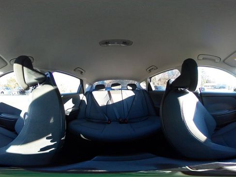 Used 2025 Kia K4 LXS image 38