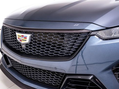 Used 2022 Cadillac CT5 V Blackwing w/ Carbon Fiber Package 2 RWD image 13
