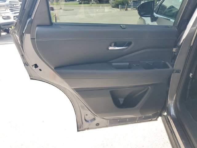 Certified 2024 Nissan Pathfinder Platinum w/ Cargo Package FWD image 38