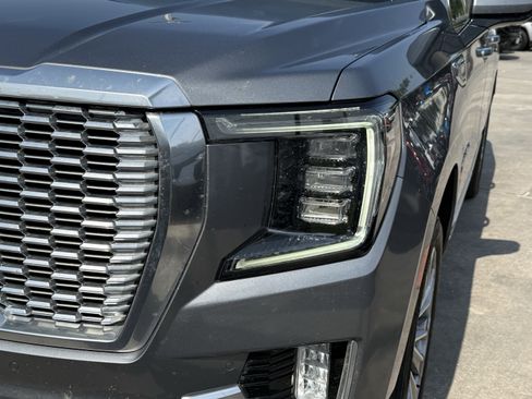 Used 2022 GMC Yukon XL Denali RWD image 11