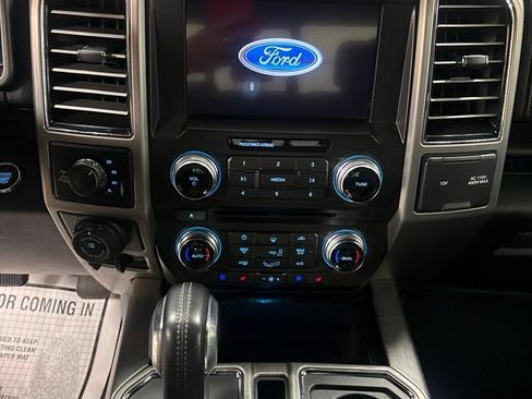 Used 2018 Ford F150 Platinum w/ Equipment Group 701A Luxury AWD/4WD image 13