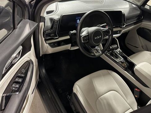 Used 2024 Kia Sportage EX image 18