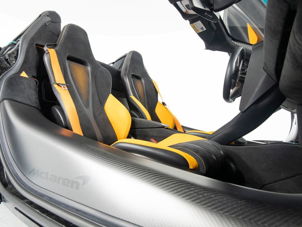 Used 2024 McLaren 750S Spider RWD image 37