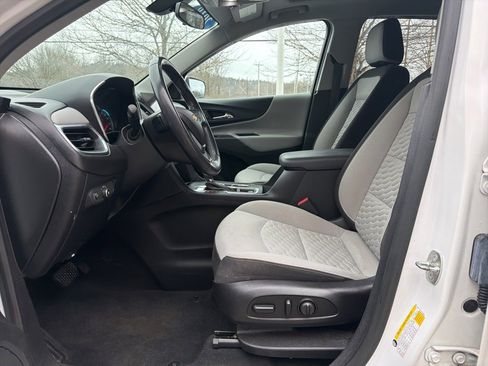 Used 2018 Chevrolet Equinox LT w/ Sun & Infotainment Package image 16